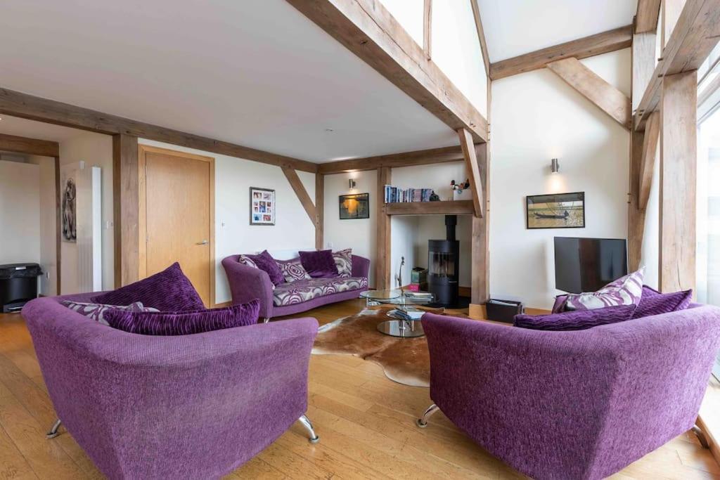Villa Otters Holt Somerford Keynes Esterno foto