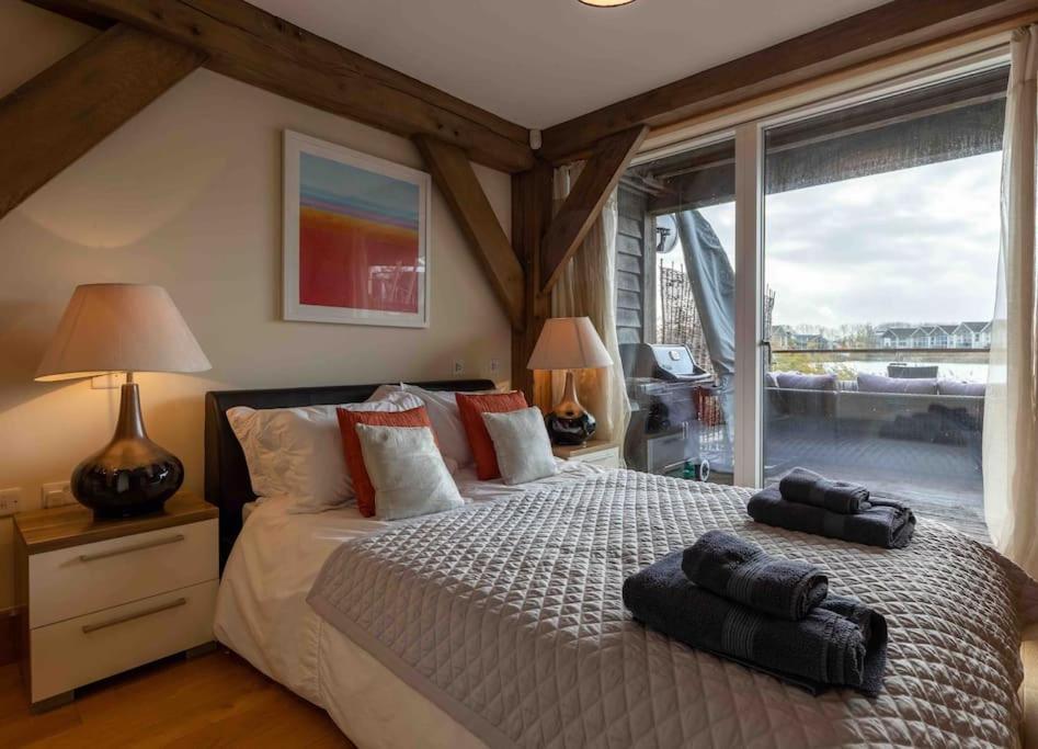 Villa Otters Holt Somerford Keynes Esterno foto